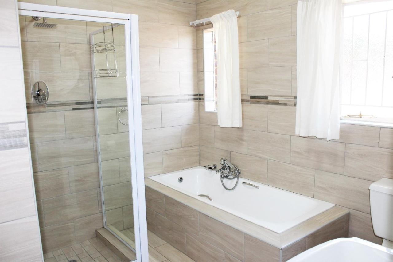 Ngwenya Boutique Hotel Lephalale Екстер'єр фото